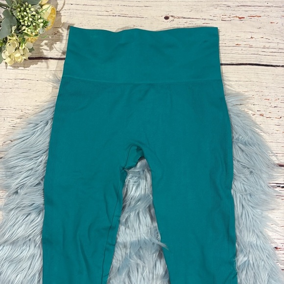 Set Active Sculptflex Seamless High Rise Leggings in Tropic - Picture 5 of 8